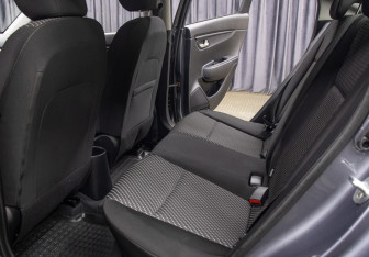 Подержанный автомобиль Kia Rio Sedan 2017 года (12 фото)