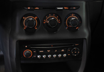 Подержанный автомобиль Citroen C3 Hatchback 2011 года (18 фото)