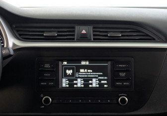 Подержанный автомобиль Kia Rio Hatchback 2021 года (16 фото)