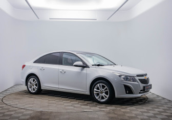 Подержанный автомобиль Chevrolet Cruze Sedan 2014 года (3 фото)