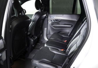 Подержанный автомобиль Volvo XC90 2019 года (11 фото)