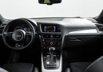 Подержанный автомобиль Audi Q5 2016 года (12 фото)