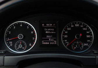 Подержанный автомобиль Volkswagen Tiguan 2013 года (25 фото)