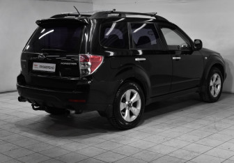 Подержанный автомобиль Subaru Forester Suv 2008 года (5 фото)