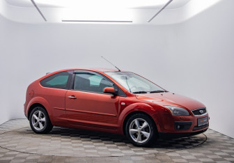 Подержанный автомобиль Ford Focus Hatchback 2007 года (3 фото)