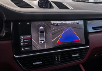 Подержанный автомобиль Porsche Cayenne 2019 года (19 фото)