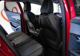 Подержанный автомобиль Peugeot 3008 2021 года (31 фото)