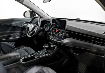 Подержанный автомобиль Москвич 3 2023 года (12 фото)