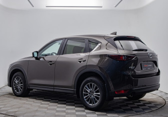 Подержанный автомобиль Mazda CX-5 2017 года (3 фото)