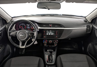 Подержанный автомобиль Kia Rio Hatchback 2021 года (13 фото)