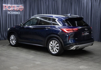 Подержанный автомобиль Infiniti QX50 2018 года (7 фото)