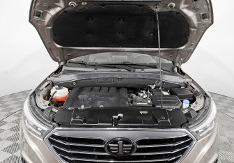 Подержанный автомобиль FAW Besturn X40 2020 года (6 фото)