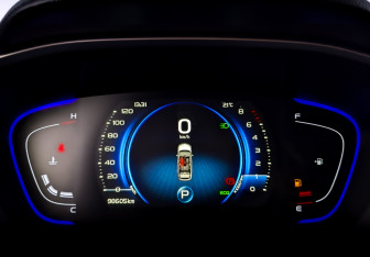 Подержанный автомобиль Geely Coolray 2022 года (13 фото)