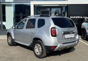 Подержанный автомобиль Renault Duster 2018 года (7 фото)