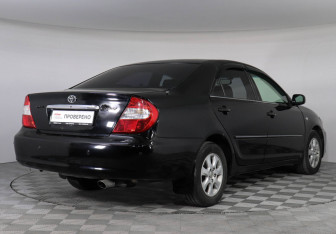 Подержанный автомобиль Toyota Camry Sedan 2004 года (3 фото)