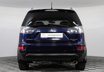 Подержанный автомобиль Mitsubishi Outlander 2010 года (5 фото)