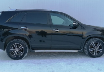 Подержанный автомобиль Kia Sorento 2012 года (4 фото)
