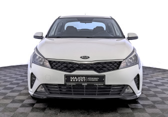 Подержанный автомобиль Kia Rio Sedan 2021 года (2 фото)