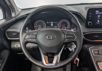 Подержанный автомобиль Hyundai Santa Fe 2021 года (21 фото)