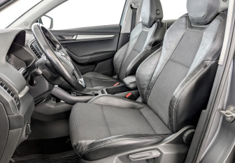 Подержанный автомобиль Skoda Karoq 2021 года (20 фото)