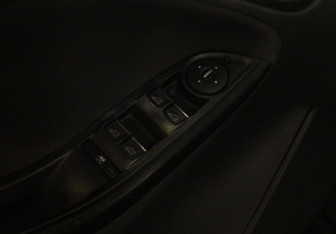 Подержанный автомобиль Ford Focus Hatchback 2012 года (13 фото)