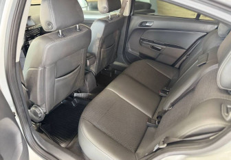 Подержанный автомобиль Opel Astra Sedan 2011 года (7 фото)