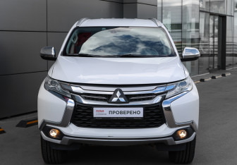 Подержанный автомобиль Mitsubishi Pajero Sport 2019 года (2 фото)