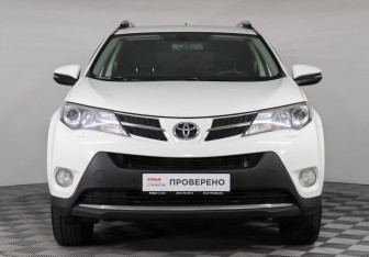 Подержанный автомобиль Toyota RAV4 2013 года (2 фото)