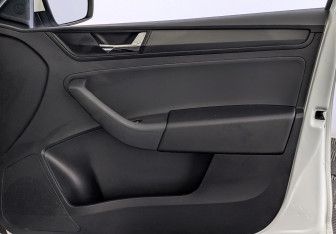 Подержанный автомобиль Skoda Rapid Liftback 2019 года (24 фото)