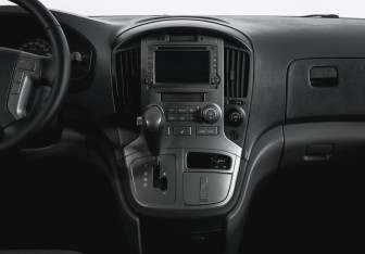 Подержанный автомобиль Hyundai Grand Starex 2013 года (12 фото)