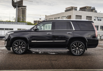Подержанный автомобиль Cadillac Escalade Suv 2017 года (8 фото)