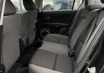 Подержанный автомобиль Mazda 3 Sedan 2008 года (19 фото)