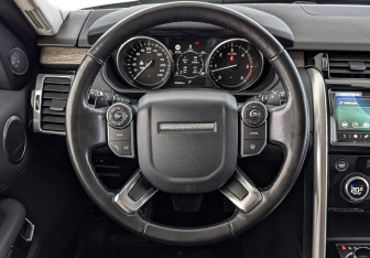 Подержанный автомобиль Land Rover Discovery 2017 года (22 фото)