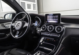 Подержанный автомобиль Mercedes-Benz GLC AMG 2018 года (17 фото)