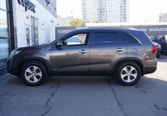 Подержанный автомобиль Kia Sorento 2018 года (8 фото)