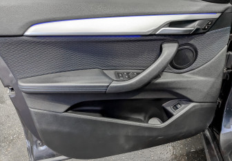 Подержанный автомобиль BMW X2 2020 года (19 фото)