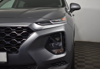 Подержанный автомобиль Hyundai Santa Fe 2019 года (5 фото)