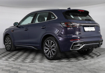 Подержанный автомобиль Hongqi HS5 2023 года (7 фото)