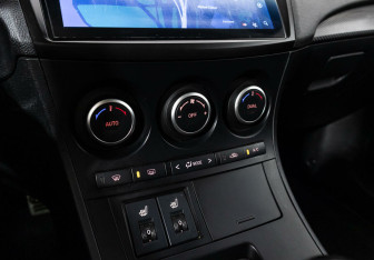 Подержанный автомобиль Mazda 3 Hatchback 2012 года (10 фото)