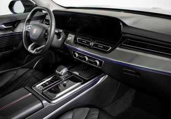 Подержанный автомобиль Hongqi HS5 2023 года (11 фото)