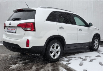 Подержанный автомобиль Kia Sorento 2017 года (5 фото)