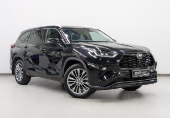 Подержанный автомобиль Toyota Highlander 2024 года (3 фото)
