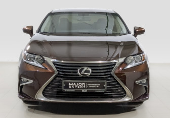 Подержанный автомобиль Lexus ES 2018 года (2 фото)