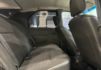 Подержанный автомобиль Renault Logan Sedan 2011 года (11 фото)