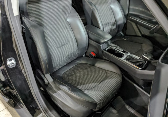 Подержанный автомобиль Москвич 3 2023 года (23 фото)