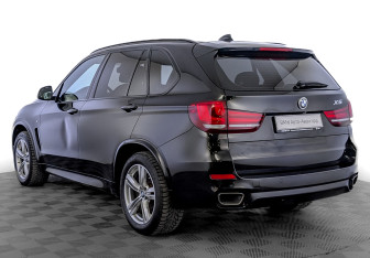 Подержанный автомобиль BMW X5 2018 года (7 фото)