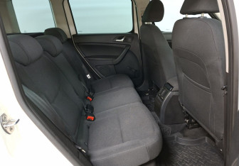 Подержанный автомобиль Skoda Yeti 2014 года (11 фото)