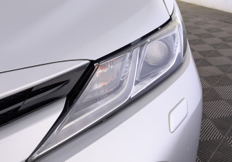 Подержанный автомобиль Toyota Camry Sedan 2019 года (11 фото)