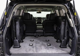 Подержанный автомобиль Toyota Land Cruiser Suv 2015 года (22 фото)