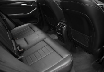 Подержанный автомобиль BMW X3 2017 года (34 фото)